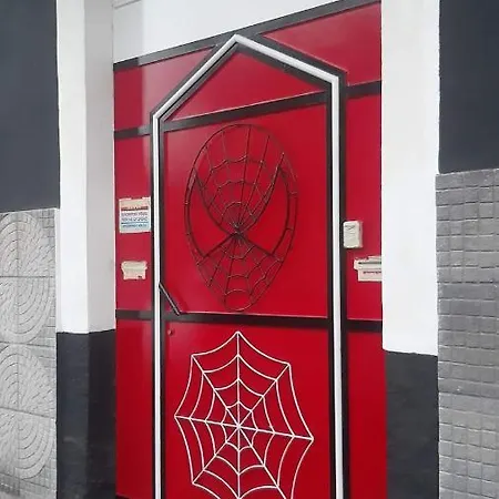 Spiderman House * Aeroporto di Catania Fontana Rossa