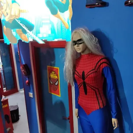 Spiderman House * Aeroporto di Catania Fontana Rossa
