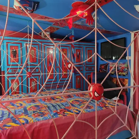 Spiderman House Aeroporto di Catania Fontana Rossa