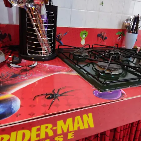 Spiderman House Pensionat Catania