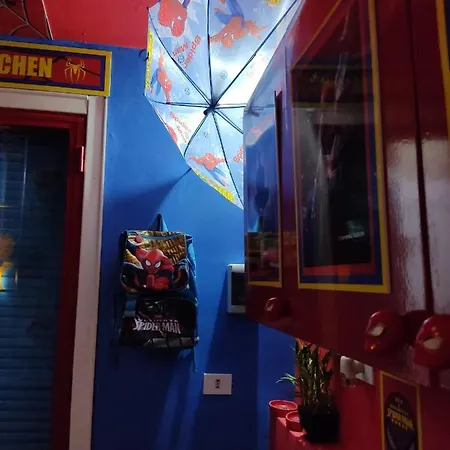 Spiderman House Pensionat 3*