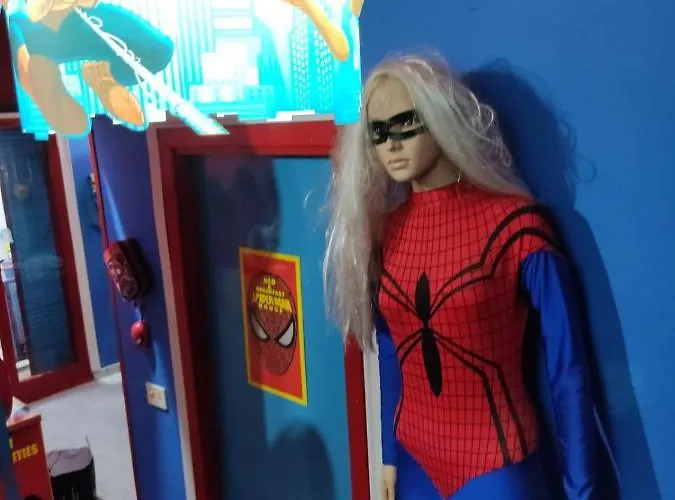 Spiderman House 3* 卡塔尼亚