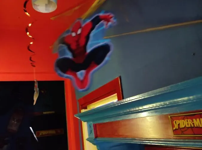 招待所 Spiderman House 3*