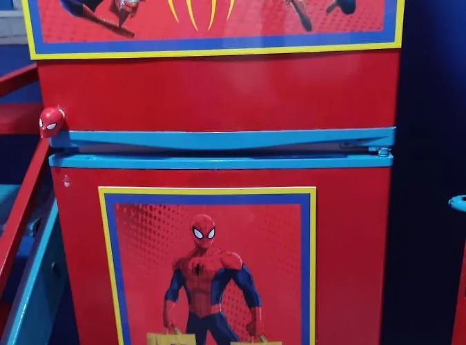 招待所 Spiderman House