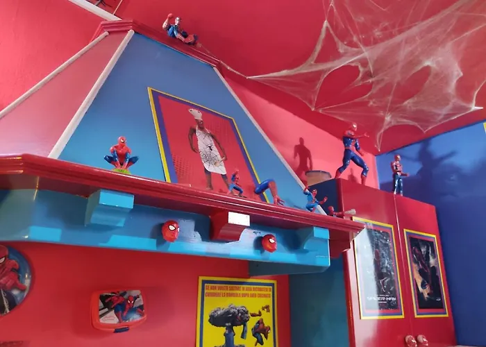 Spiderman House 招待所 3*