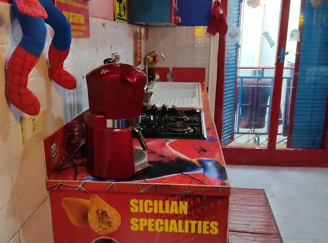 招待所 Spiderman House 卡塔尼亚