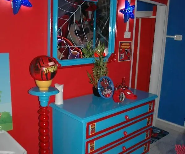 Spiderman House 卡塔尼亚